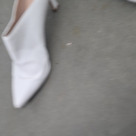 Stuart Weitzman Elegant White Women's Shoes - Picture 4 of 13